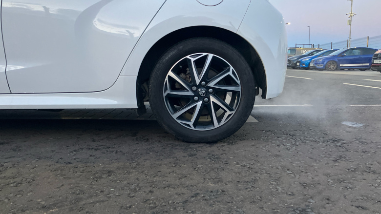 Toyota Yaris 1.5 Hybrid Design 5dr CVT Hybrid Hatchback